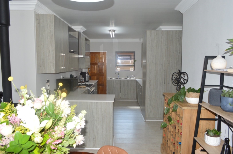 2 Bedroom Property for Sale in Flamwood North West